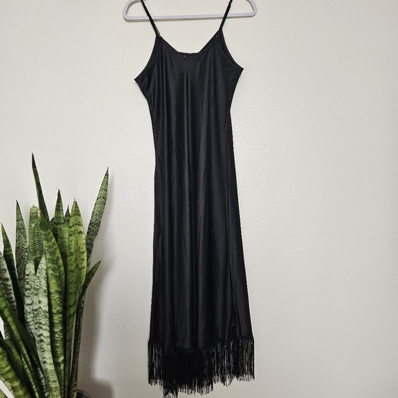 Cheibear Long Black Satin Gown Fringe Hem - Picture 3 of 7